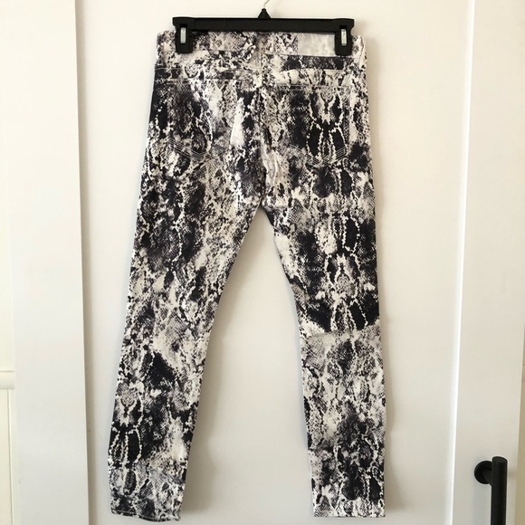 Elizabeth and James Deb Snake Print Jeans 26 - Picture 3 of 9